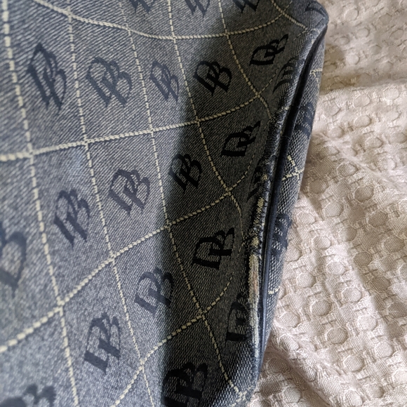 Used - Picture 3 of 3